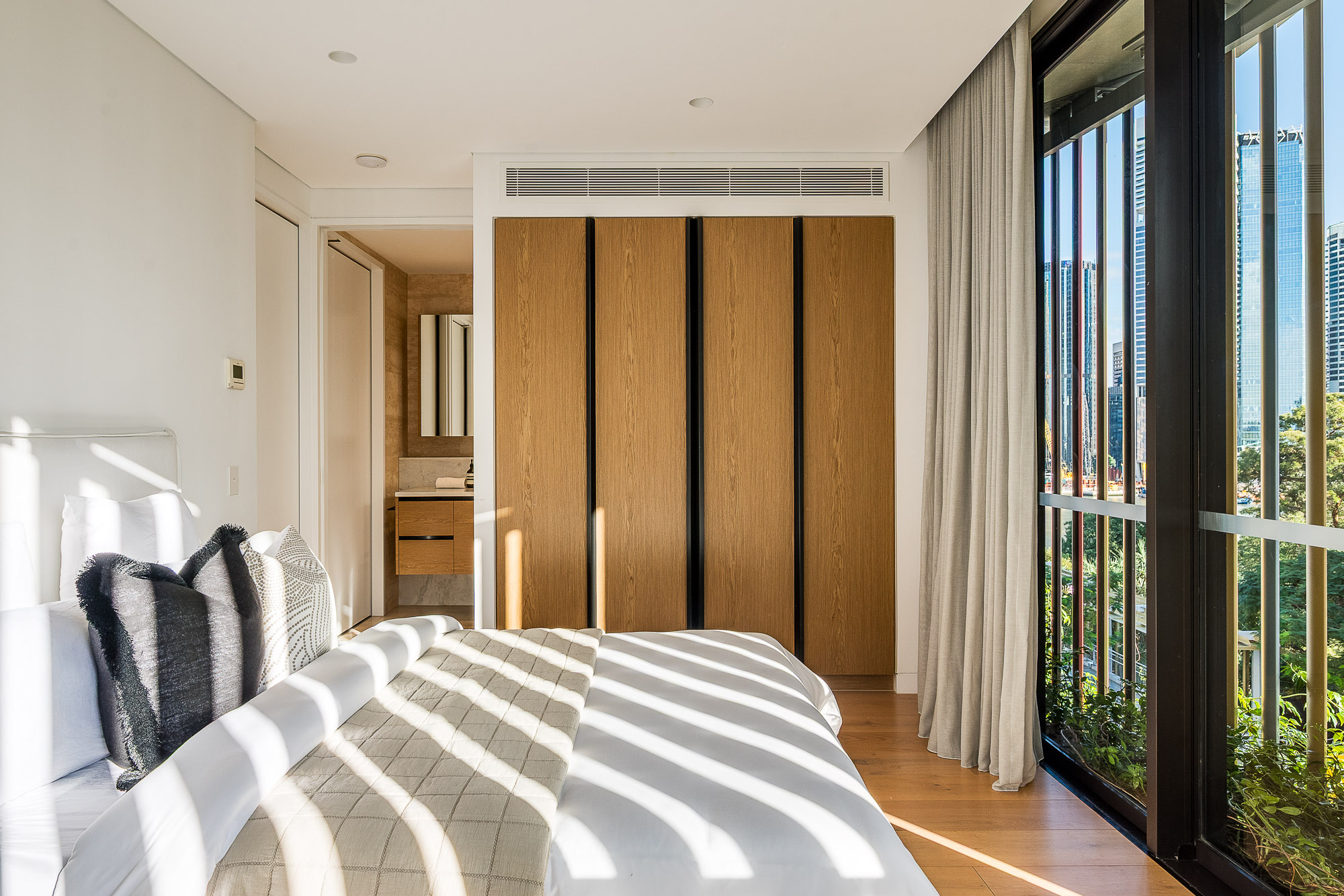 1/2 Scott Street, Kangaroo Point photo 14