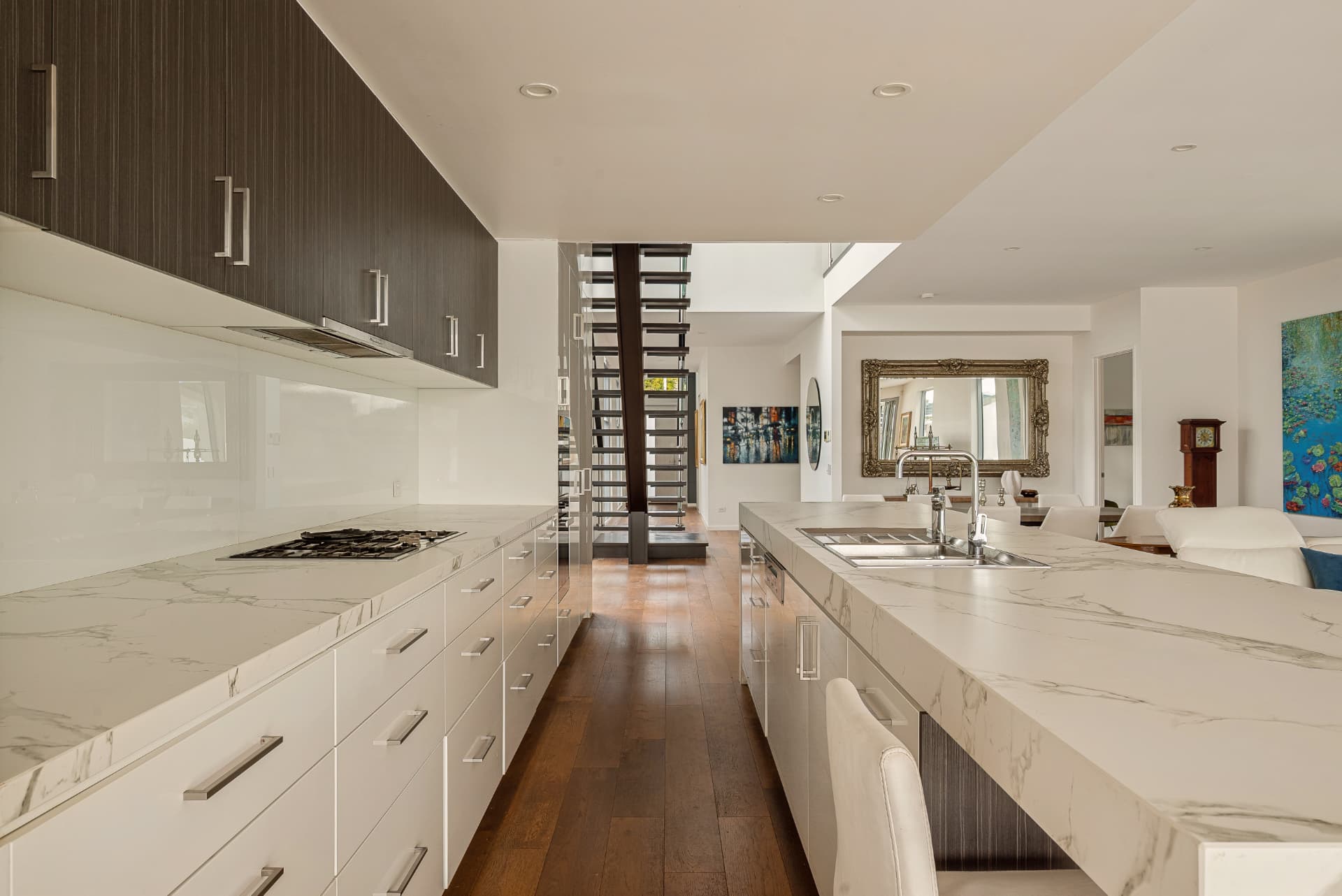 242 Kent Street photo 3